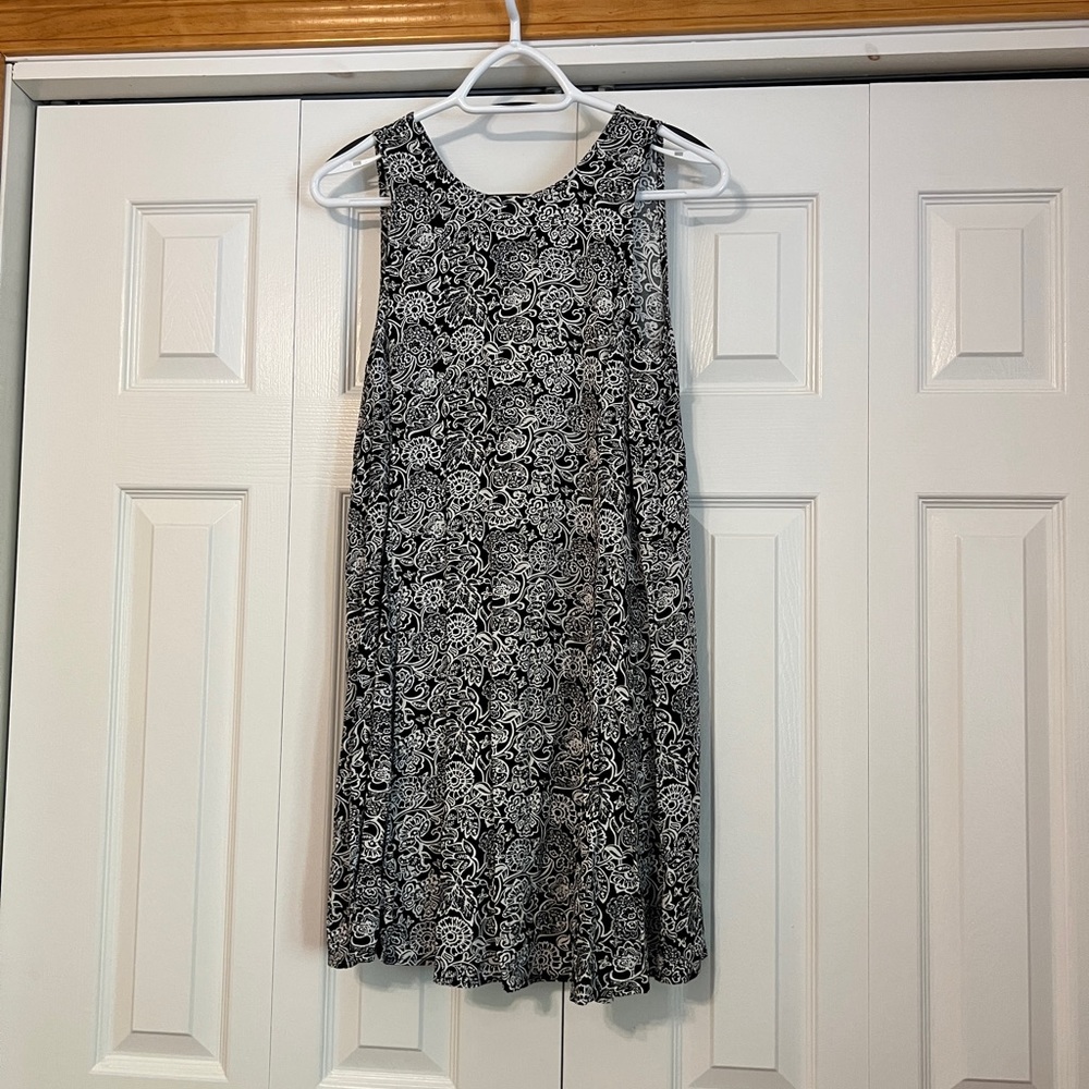 Old Navy Dress in black and white